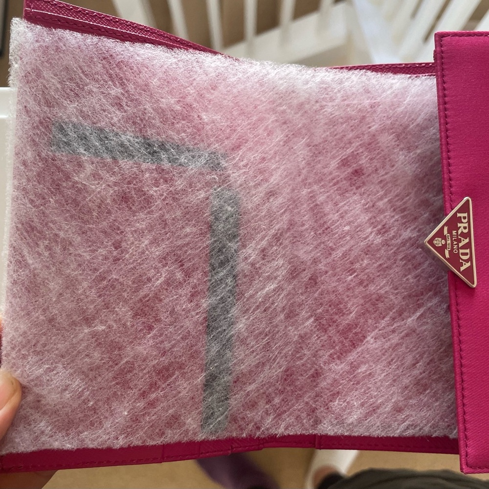 Prada pink wallet - Picture 3 of 7